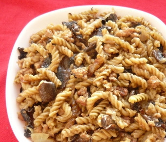 1. Этап. Паста с вешенками и курицей: 4. И вот такую вкуснятину в итоге получаем! приятного аппетита!