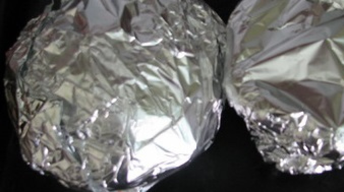 1. Этап. Патиссоны, фаршированные курицей: Духовку разогрейте до 160 градусов, патиссоны заверните в фольгу и запекайте 40 минут. За 5 минут до готовности - присыпьте блюдо тертым сыром.