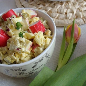 Салат из крабовых палочек и яиц