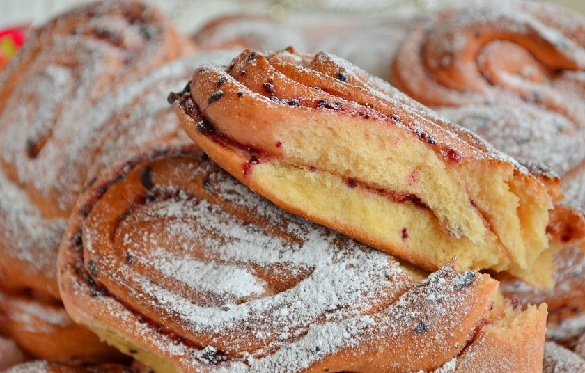 1. Этап. Плюшки Для любимых: Посыпьте сахарной пудрой и подайте к столу!