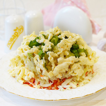 Овощной салат с яйцом