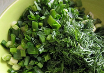 1. Этап. Диетический суп: Посыпаем суп свежей зеленью. Все готово!