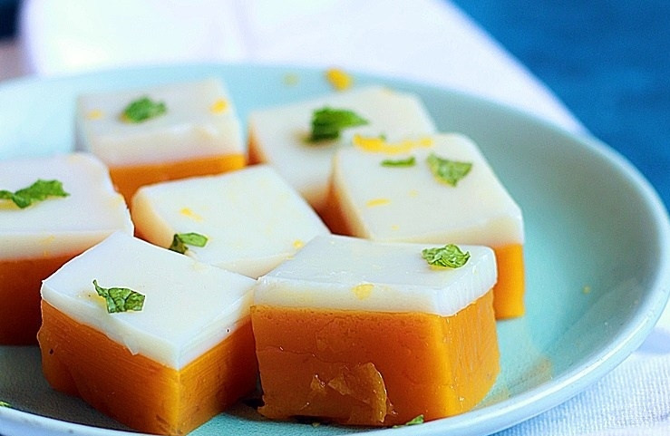 1. Этап. Желе на агаре: 7. Готовое желе нарежьте кусочками произвольной формы, затем подавайте. Приятного аппетита!