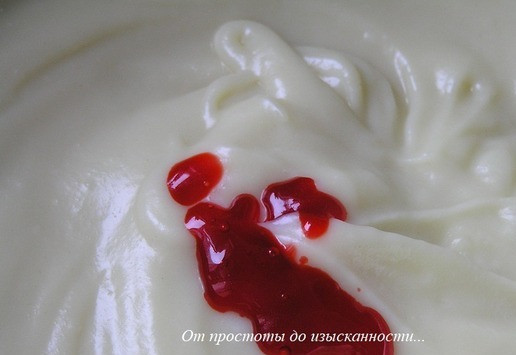 1. Этап. Кокосовый торт-безе с ананасами: По желанию добавьте пищевой краситель.