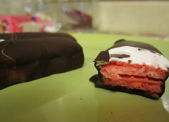 1. Этап. Конфеты: 8. Подавайте конфеты спустя пару часов после того, как отправили в морозилку. Приятного аппетита!