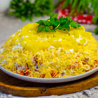 Салат Ананасовое кольцо