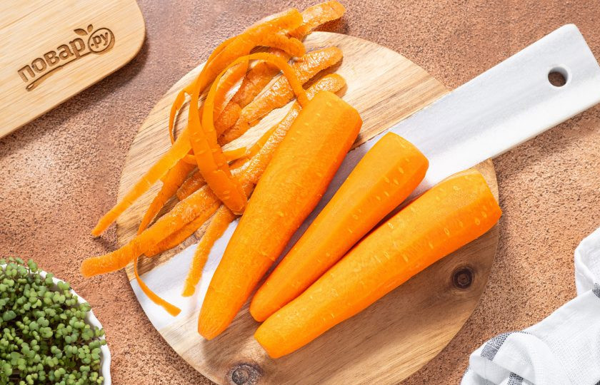 1. Этап. Морковные палочки ферментированные: Морковь помойте, очистите от кожуры.