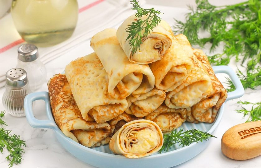 1. Этап. Блинные рулетики с начинкой: Подайте к столу с различными соусами, салатами. Приятного вам аппетита!