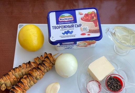 1. Этап. Паштет из копченых мидий: Для приготовления паштета, приготовьте все необходимые ингредиенты.