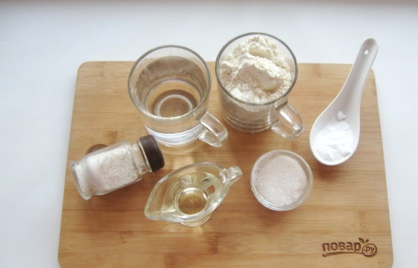 1. Этап. Блины без яиц на кипятке: Подготовьте ингредиенты для приготовления блинов на кипятке.