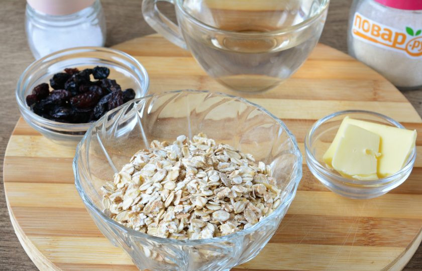 1. Этап. Овсяная каша с изюмом: Подготовьте все ингредиенты.
