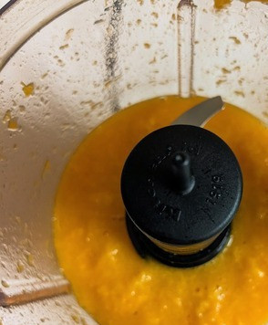 1. Этап. Лимонно-мандариновый миндальный пирог: Мандарины пробить блендером в пюре.