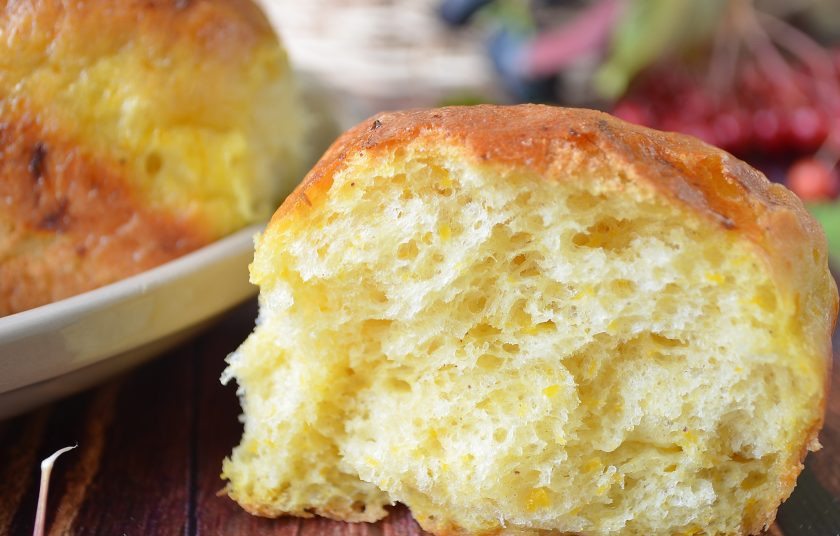 1. Этап. Тыквенные булочки Медовушки: 12. Вот такие они внутри пышные и воздушные!