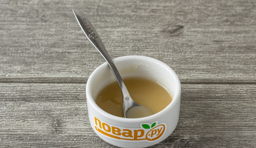 1. Этап. Конфитюр из абрикосов с агар-агаром: В это время разведите агар-агар в небольшом количестве воды.