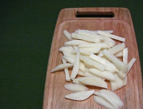 1. Этап. Свинина со смородиной в духовке: В качестве гарнира можно сделать картошку.