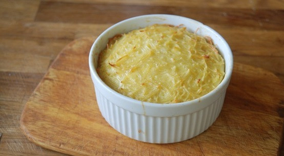 1. Этап. Вермишелевая запеканка: Ставим будущую запеканку на 30 минут в предварительно разогретую духовку, температура 200 градусов.