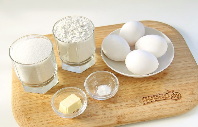 1. Этап. Бисквит для торта в мультиварке: Подготовьте все ингредиенты.