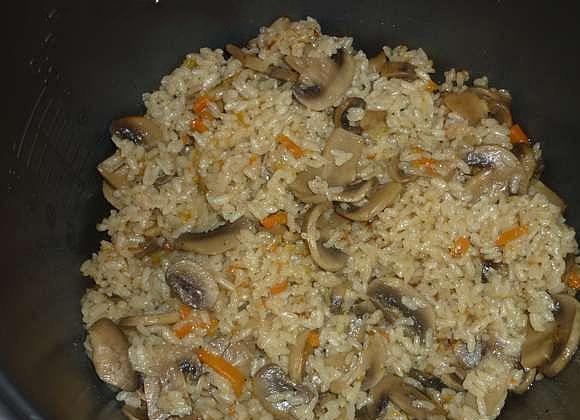 1. Этап. Плов с грибами в мультиварке: Включаем режим 