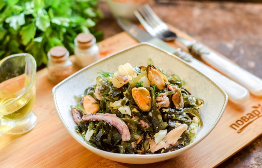 1. Этап. Салат из морской капусты и морского коктейля: Приятного аппетита!