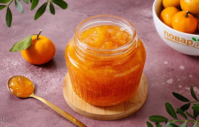 1. Этап. Варенье из мандаринов без кожуры: Готовое варенье переложите в чистую стерилизованную баночку. Варенье из мандаринов без кожуры готово, приятного вам аппетита!