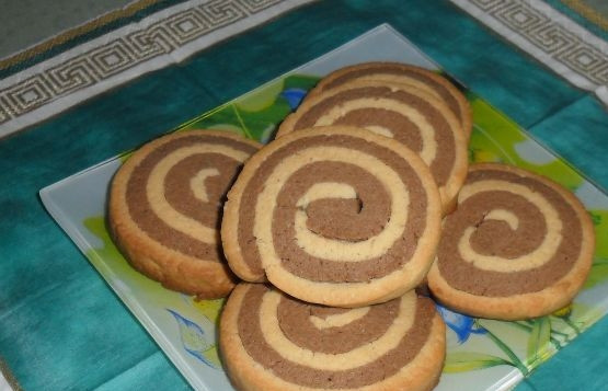 1. Этап. Печенье из маргарина: Выпекайте печенье в течение 15 минут. Приятного вам чаепития!