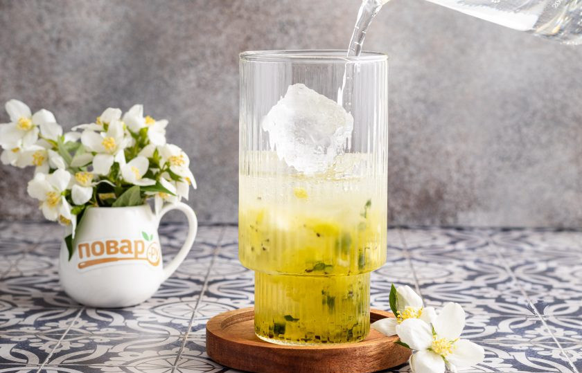 1. Этап. Моктейль: После влейте спрайт.