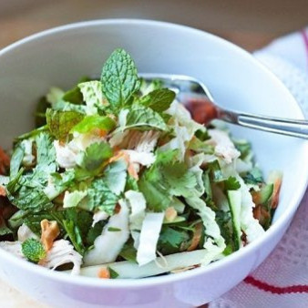 Простой салат из курицы