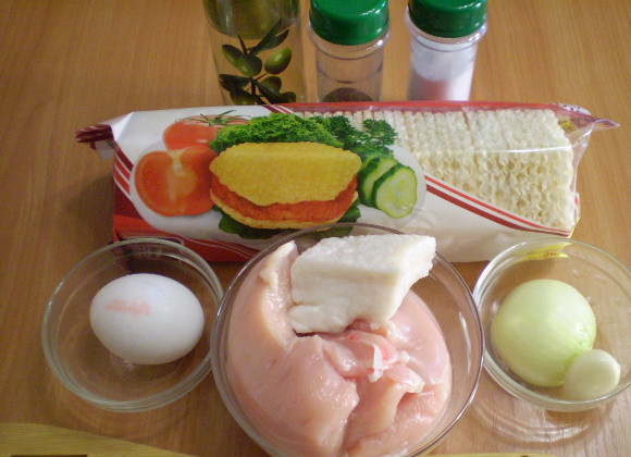 1. Этап. Вафли с фаршем в кляре: 1. Приготовим продукты для котлет.