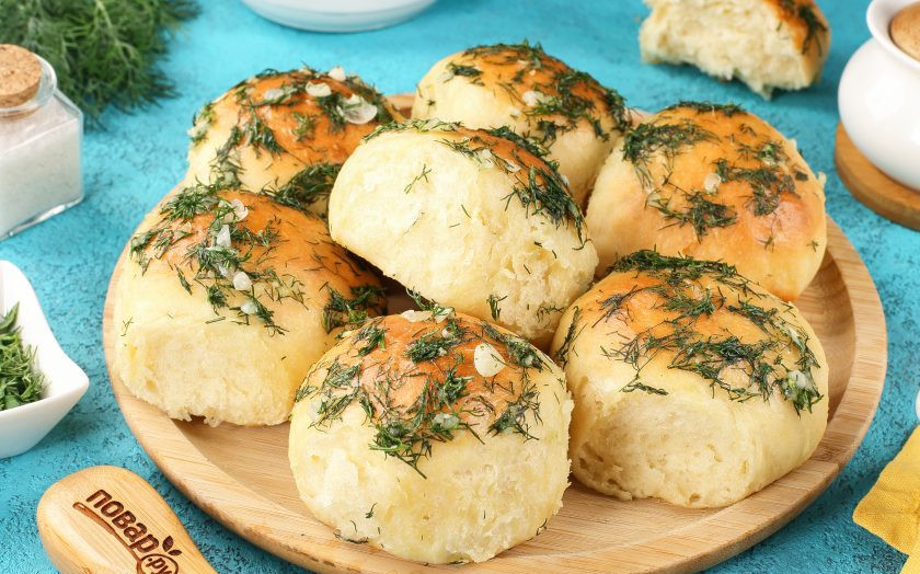 1. Этап. Пампушки с чесноком к борщу: Съедаются они моментально. Приятного аппетита!