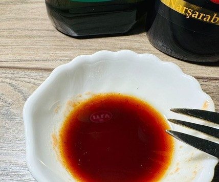 1. Этап. Салат Яркое настроение: Тщательно перемешиваем.