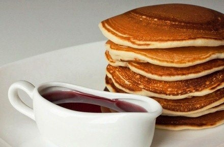 1. Этап. Блинчики на молоке маленькие: 3. Вот такие красивые и пышные блины получаются! С вареньем или сметаной - то, что надо!