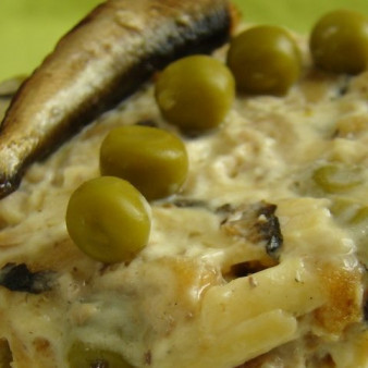 Салат со шпротами и сыром