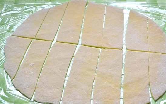 1. Этап. Хворост с медом: 9. И поперек.