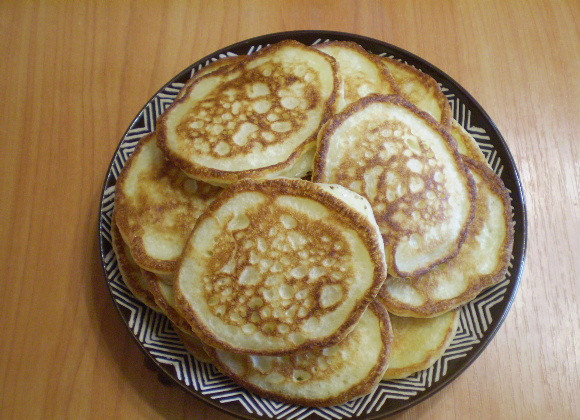 1. Этап. Дрожжевые оладьи на кефире: Дрожжевые оладьи на кефире готовы, угощайтесь!