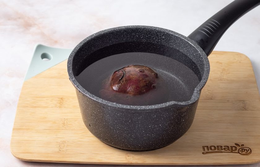 1. Этап. Салат со свеклой и орехами ПП: Свеклу отварите до готовности.