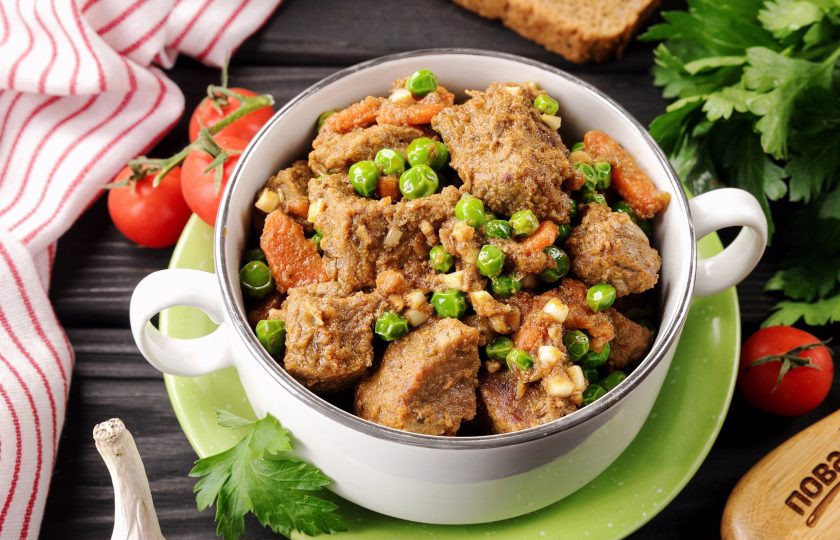 1. Этап. Говядина с зелёным горошком: Мясо получается нежнейшее и буквально тает во рту. Приятного аппетита!