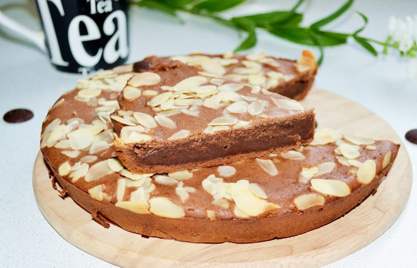 1. Этап. Шоколадный бисквит на кефире: Приятного чаепития!