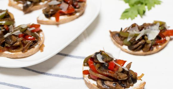 1. Этап. Бутерброды с грибами и перцем: Приятного аппетита!