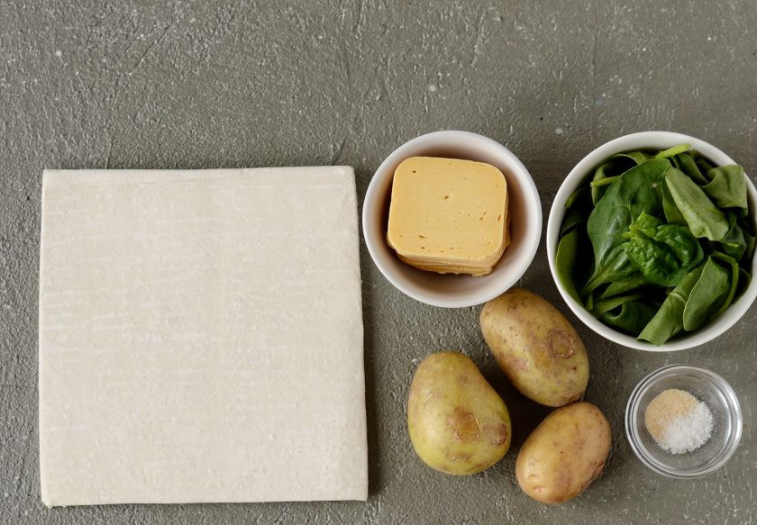 1. Этап. Слойки с картошкой: Подготовьте все ингредиенты.