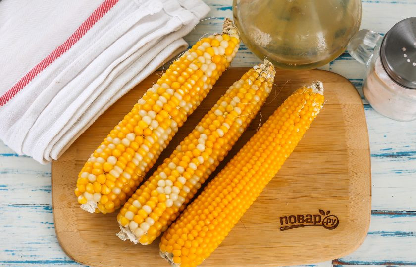 1. Этап. Попкорн из кукурузы: Подготовьте указанные ингредиенты. Кукуруза должна быть хорошо высушенной.