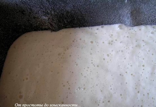 1. Этап. Томатный хлеб с маслинами: Добавьте опару. Включите хлебопечку, выберите программу 