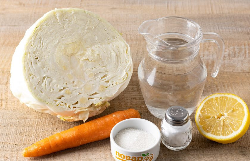 1. Этап. Капуста маринованная лимоном: Подготовьте все ингредиенты.