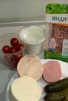 1. Этап. Очень мясная пицца-запеканка: Подготовить продукты