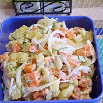 Салат из моркови и картофеля