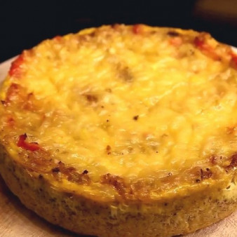 Пирог с луком и кукурузными чипсами