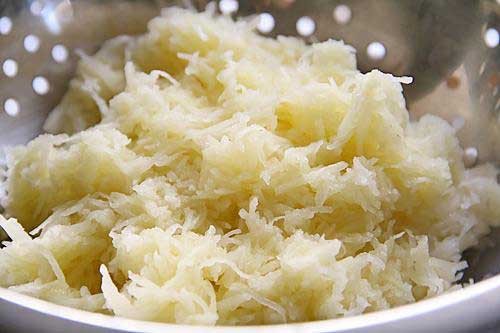 1. Stage. Sandwiches with Potato Peel: Grate potatoes, grate the onion as well. Mix onion with potatoes, add mashed chicken cube, egg, salt add pepper and mix well.