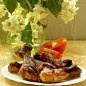 Куриные ножки в овощном маринаде Для маринада все смешать блендером до однородной массы, посолить. Масса должна быть пересоленой. Голень вымыть и перемешать с маринадом. Оставить на 3-4 часа для маринования. Подготовить мангал для приготовления курицы. Для приготовления голеней я воспользуюсь сковородой-гриль от