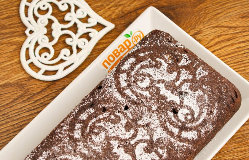 1. Этап. Шоколадный банановый хлеб: Готовый шоколадно-банановый хлеб немного остудите в форме, затем полностью на решетке. По желанию присыпьте сахарной пудрой. Приятного аппетита!