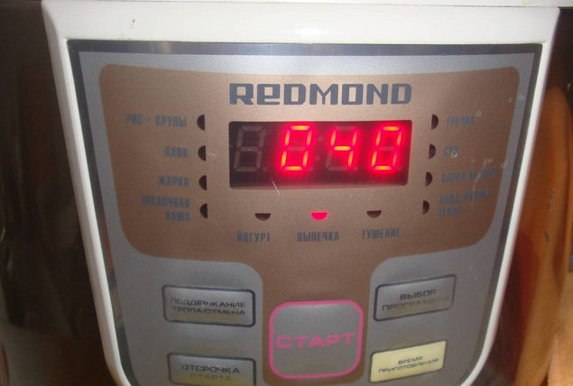 1. Этап. Тушеная капуста с курицей в мультиварке: Готовим, включив программу 