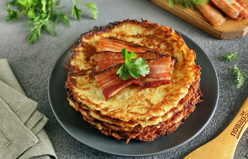 1. Этап. Скандинавский завтрак: Готовые картофельные блины подавайте в дополнении с беконом или брусничным соусом. Приятного аппетита!